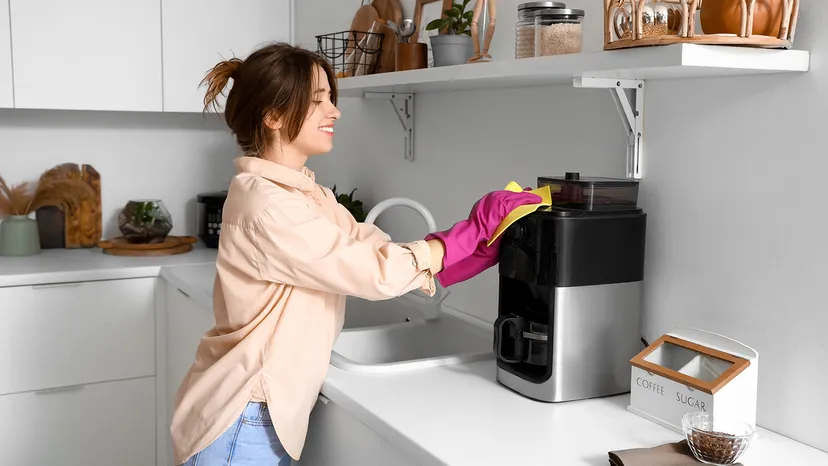 how to clean coffee maker